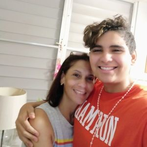 Meet your Posher, Aida limaris